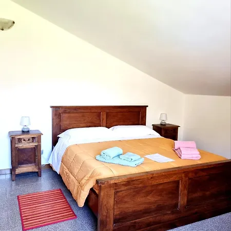 Apartmán Ospitalita Agricola Di Langa Mansardato Vacanze